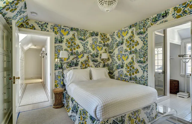 $700,000 | 63 Middle Lane, East Hampton, NY 11937