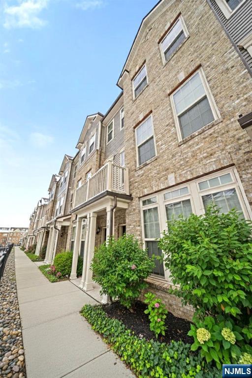 30 Arnold Drive Wood-Ridge, NJ 07075 - Photo 2 of 45