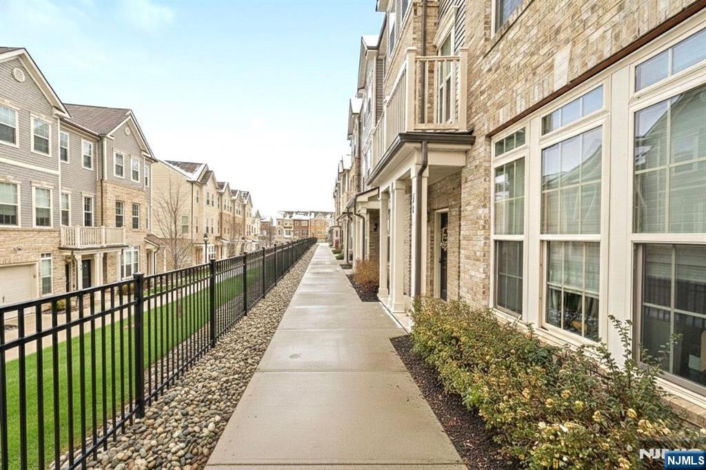 30 Arnold Drive Wood-Ridge, NJ 07075 - Photo 3 of 45