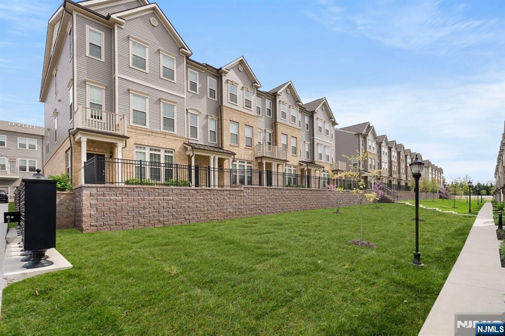 30 Arnold Drive Wood-Ridge, NJ 07075 - Photo 4 of 45