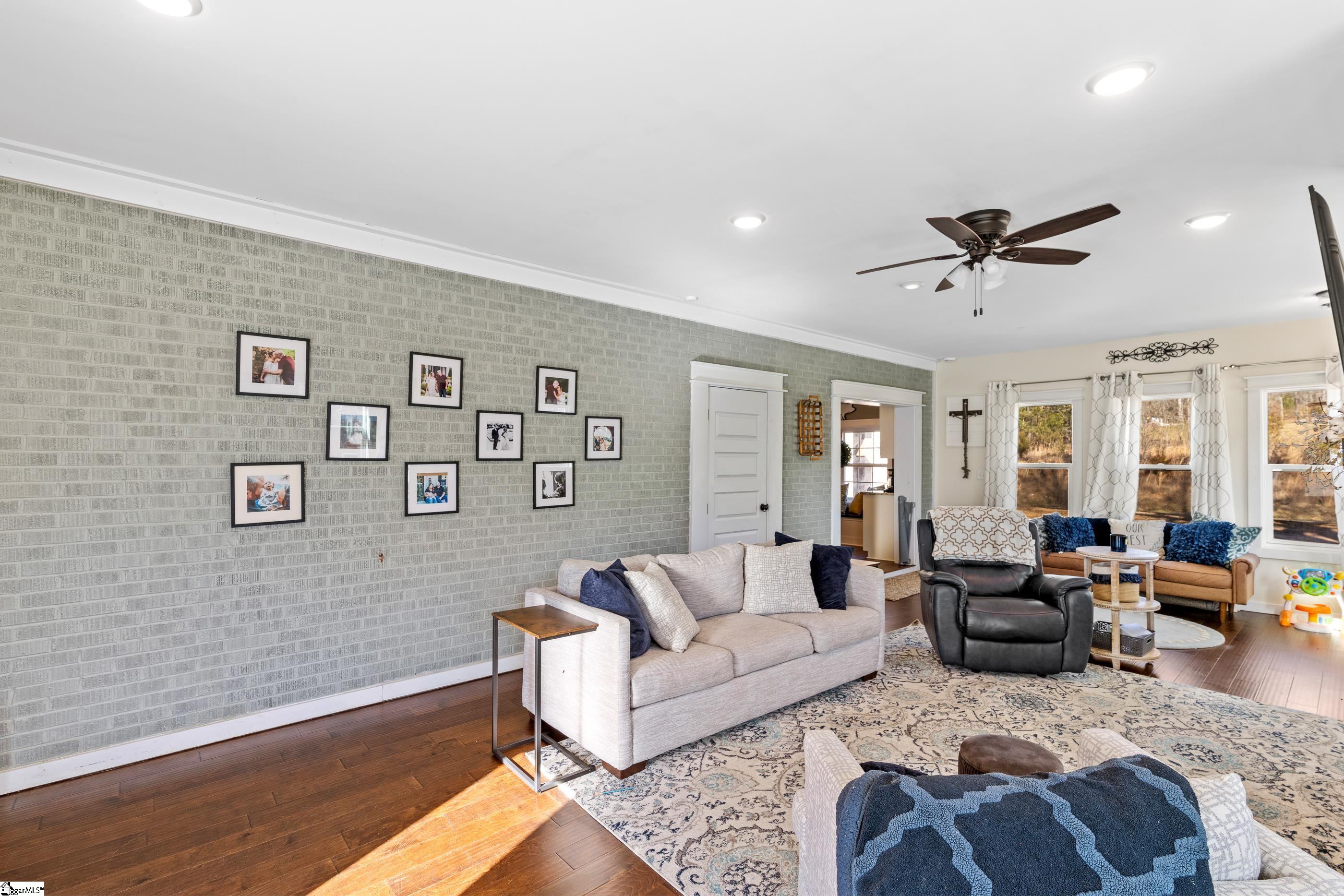 1507 Fountain Inn Road Woodruff, SC 29388 - Photo 10 of 35 Gallery Image 10