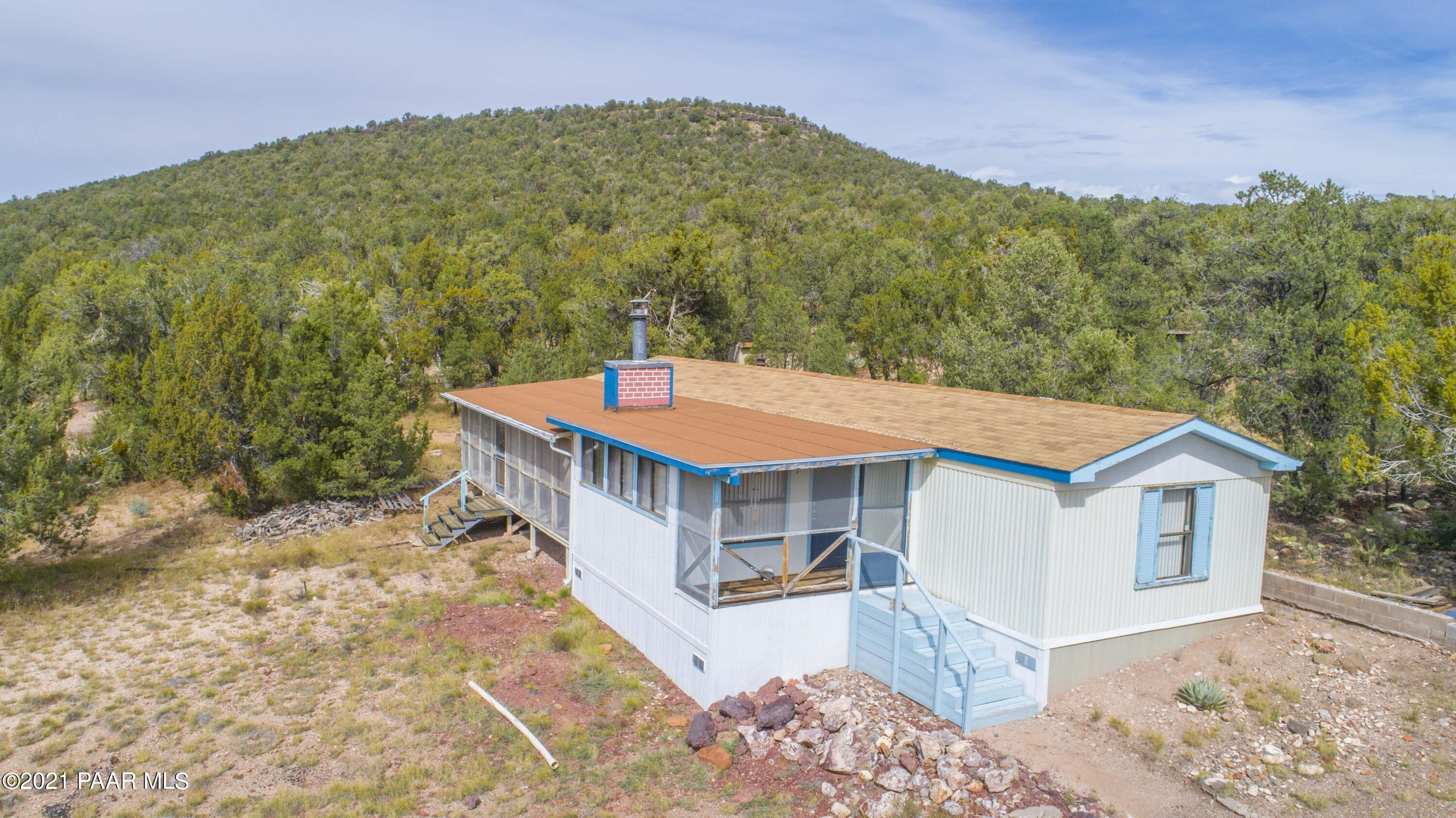 33200 West Cowboy Clint Road Seligman, AZ 86337 - Photo 1 of 35 front of home