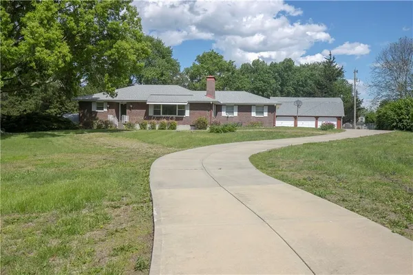 $499,950 | 517 South 21st Street, Leavenworth, KS 66048