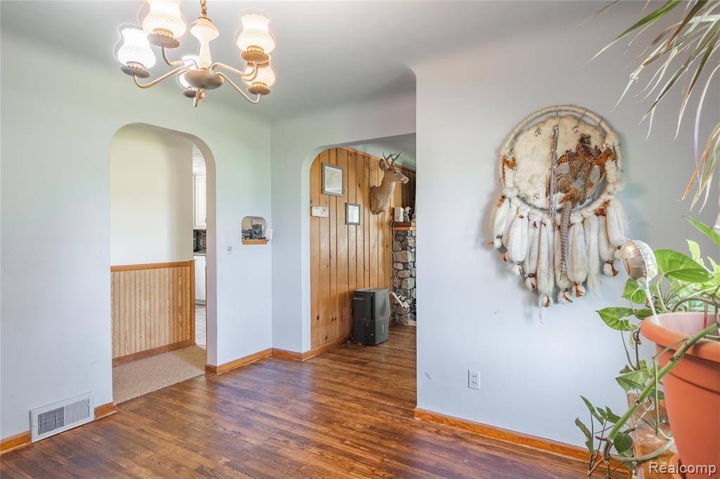 6112 State Road Fort Gratiot, MI 48059 - Photo 10 of 39