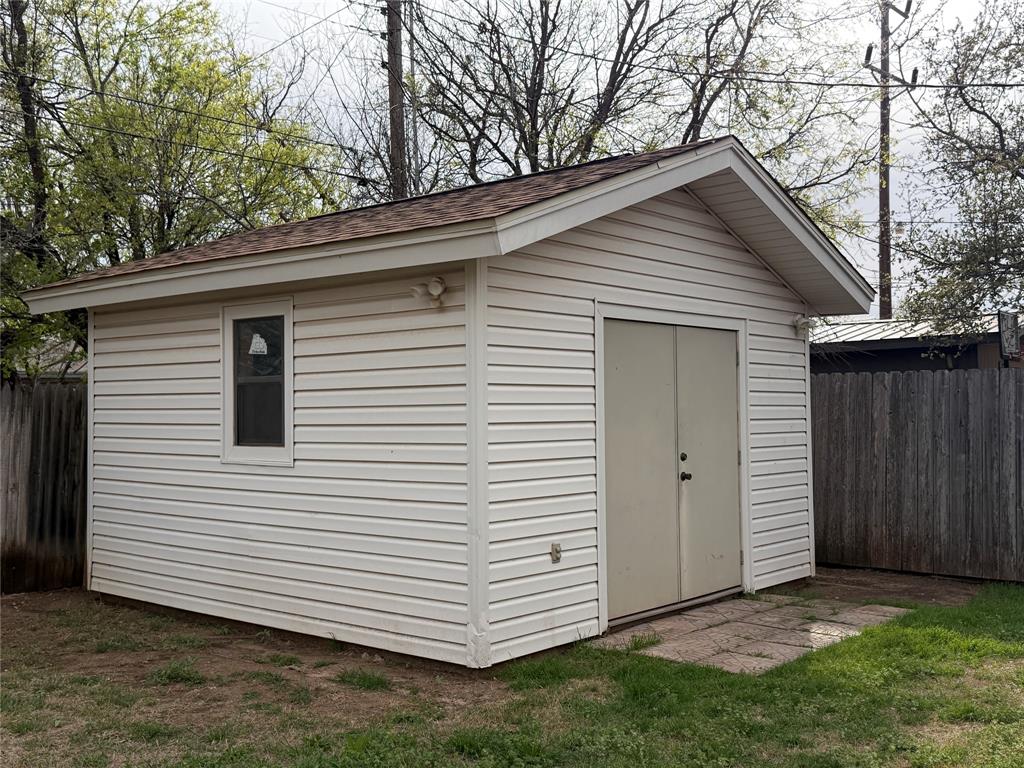 2641 Raintree Circle Abilene, TX 79605 - Photo 11 of 17