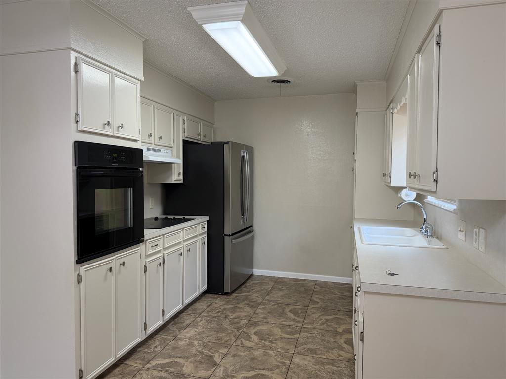 2641 Raintree Circle Abilene, TX 79605 - Photo 8 of 17