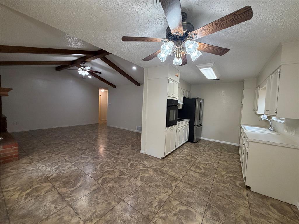 2641 Raintree Circle Abilene, TX 79605 - Photo 10 of 17