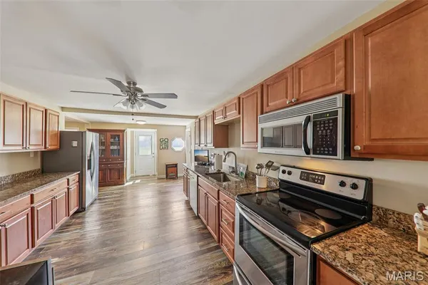 $595,000 | 1408 Nursery Avenue, Greenville, IL 62246