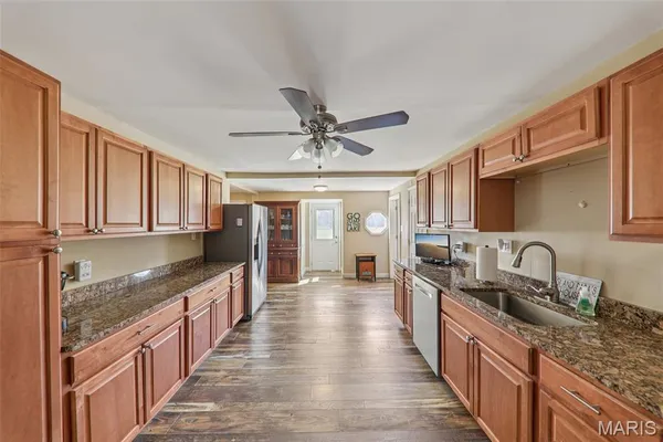 $595,000 | 1408 Nursery Avenue, Greenville, IL 62246