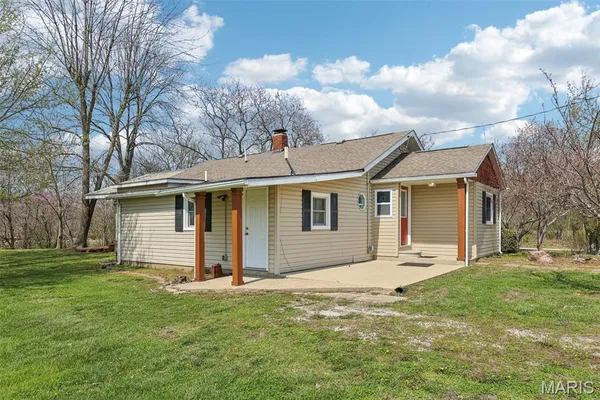 $595,000 | 1408 Nursery Avenue, Greenville, IL 62246