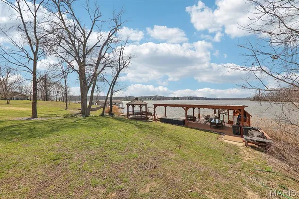 $595,000 | 1408 Nursery Avenue, Greenville, IL 62246
