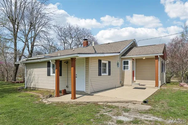 $595,000 | 1408 Nursery Avenue, Greenville, IL 62246
