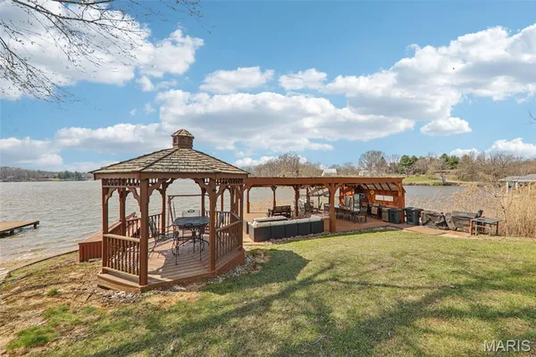 $595,000 | 1408 Nursery Avenue, Greenville, IL 62246