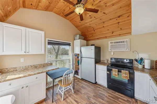 $595,000 | 1408 Nursery Avenue, Greenville, IL 62246