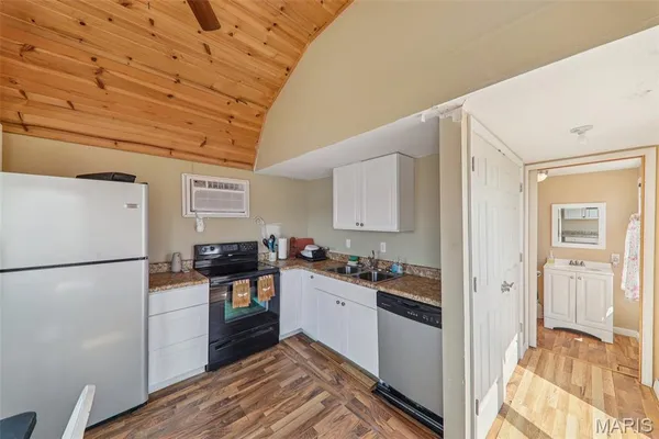 $595,000 | 1408 Nursery Avenue, Greenville, IL 62246