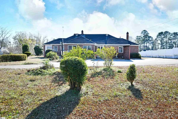 $235,000 | 202 Greenwood Highway, Saluda, SC 29138
