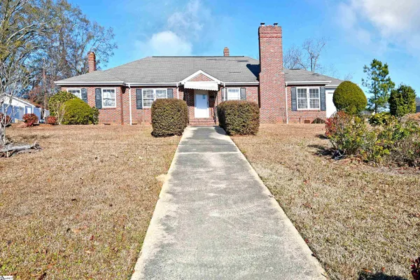 $235,000 | 202 Greenwood Highway, Saluda, SC 29138
