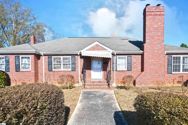 $235,000 | 202 Greenwood Highway, Saluda, SC 29138