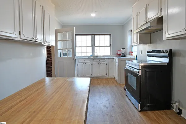 $235,000 | 202 Greenwood Highway, Saluda, SC 29138