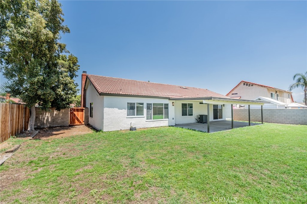1041 Sunset Circle Rialto, CA 92376 - Photo 27 of 32 Gallery Image 27