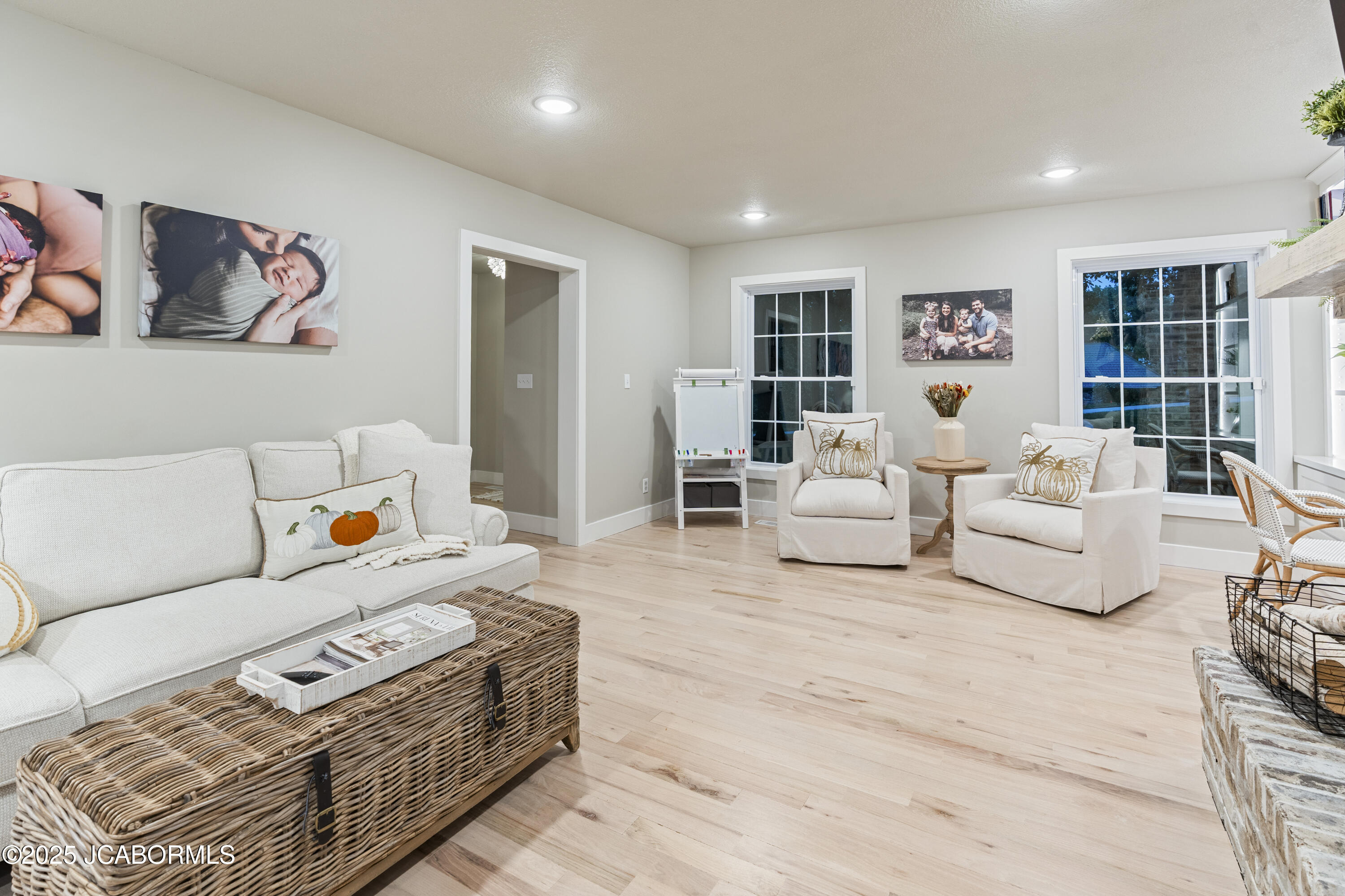 732 Hobbs Road Jefferson City, MO 65109 - Photo 6 of 42 A7_08154