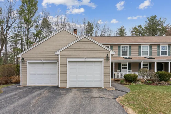 $495,000 | 16 Dunnhill Drive, Unit 26, Kennebunk, ME 04043