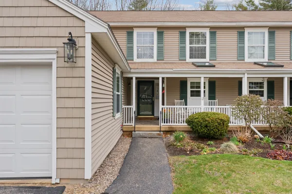 $495,000 | 16 Dunnhill Drive, Unit 26, Kennebunk, ME 04043
