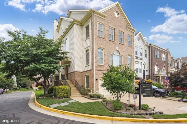 $4,100 | 6624 Thurlton Drive, Alexandria, VA 22315