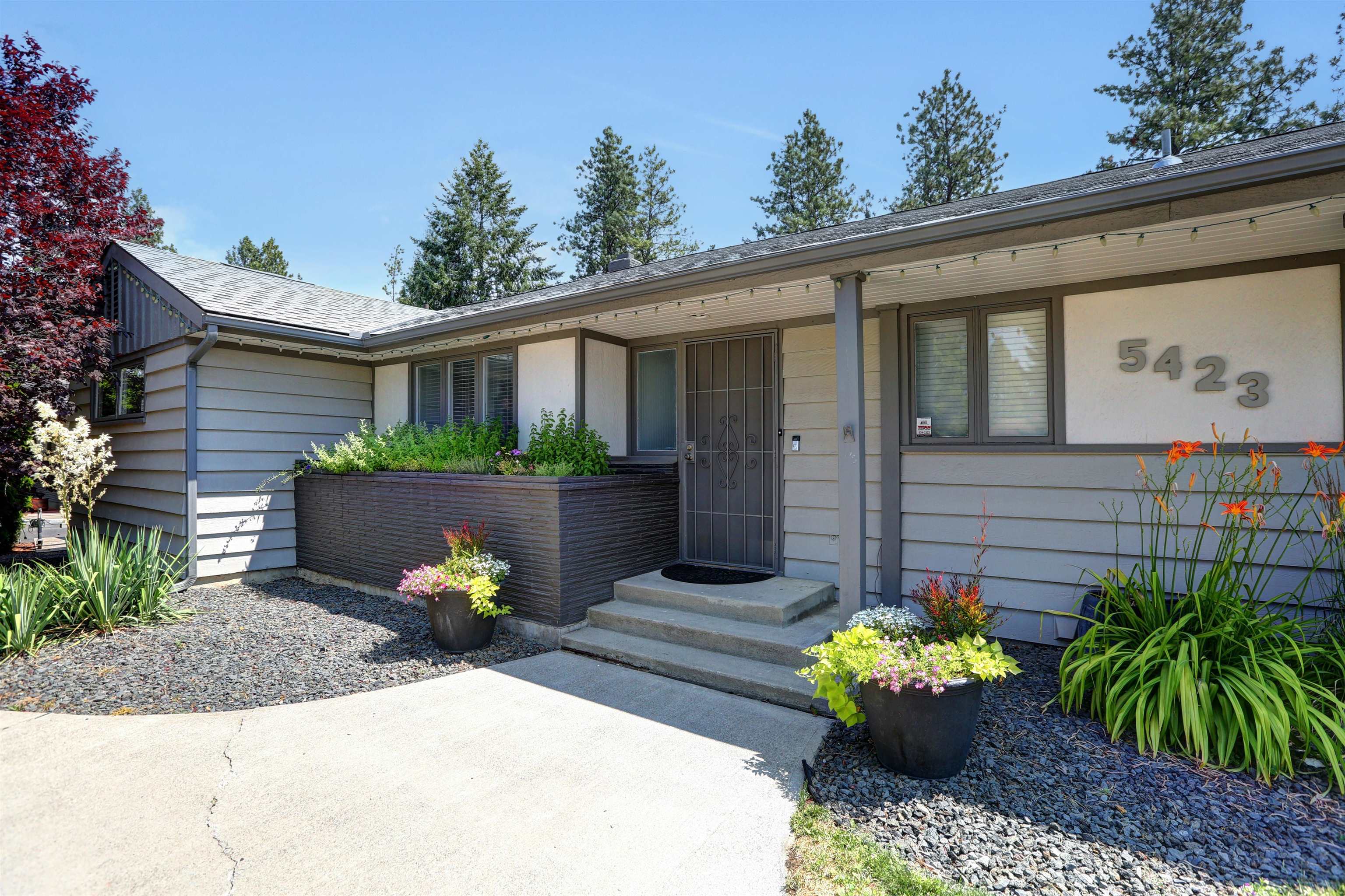5423 South Hatch Road Spokane, WA 99223 - Photo 4 of 50 Gallery Image 4