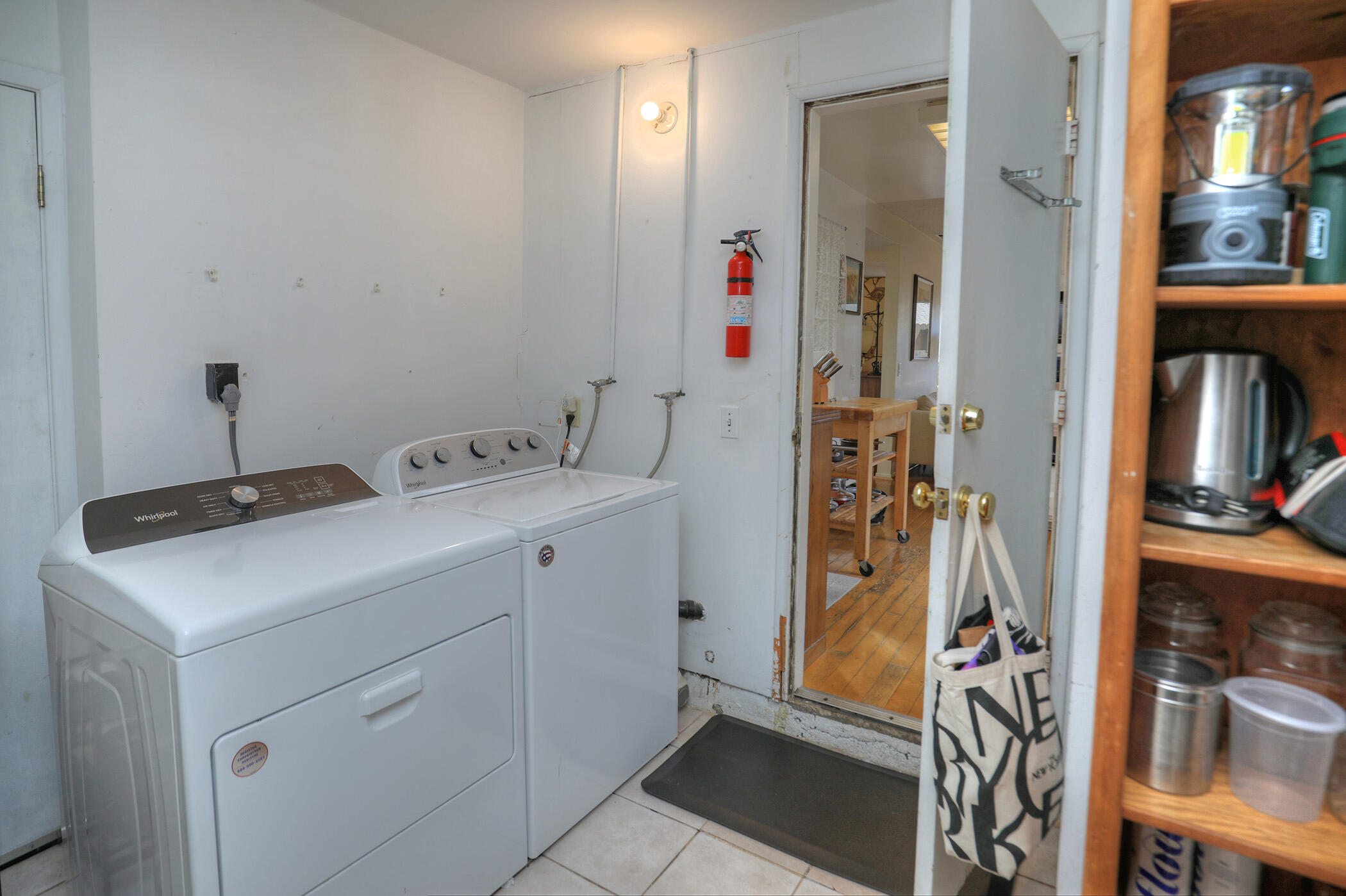 389 Valdez Avenue Goleta, CA 93117 - Photo 17 of 28 Laundry