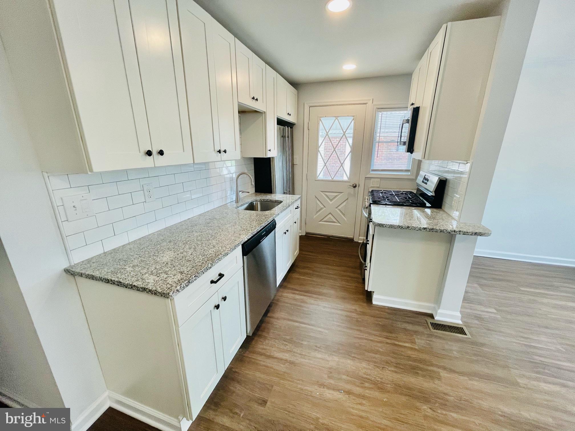 208 Ridley Avenue Folsom, PA 19033 - Photo 4 of 22 New Kitchen