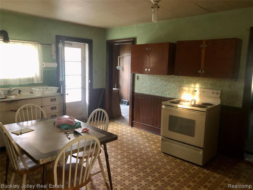 9815 Stelzer Road Howell, MI 48855 - Photo 4 of 20 Gallery Image 4