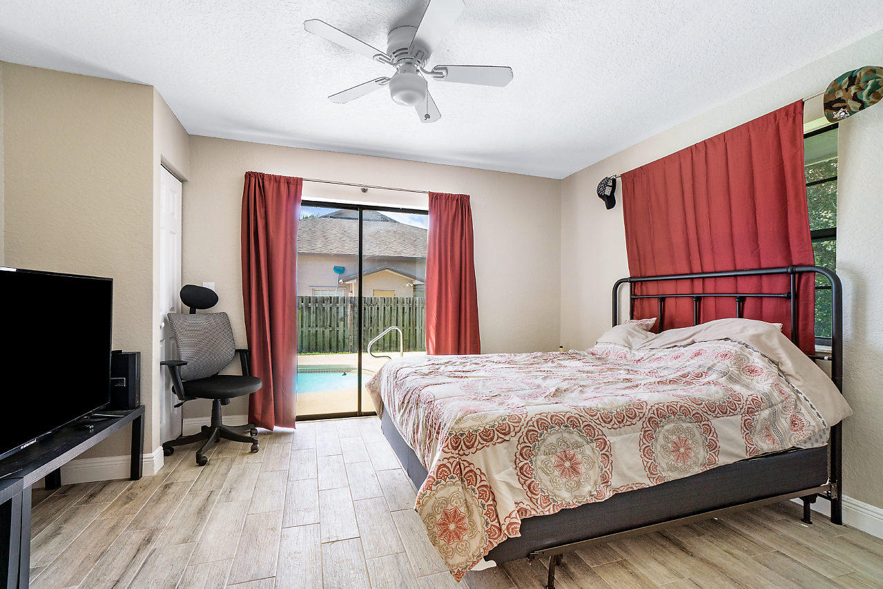 3266 Diamondhead Road Lake Worth, FL 33462 - Photo 14 of 27 3RD BEDROOM/POOL