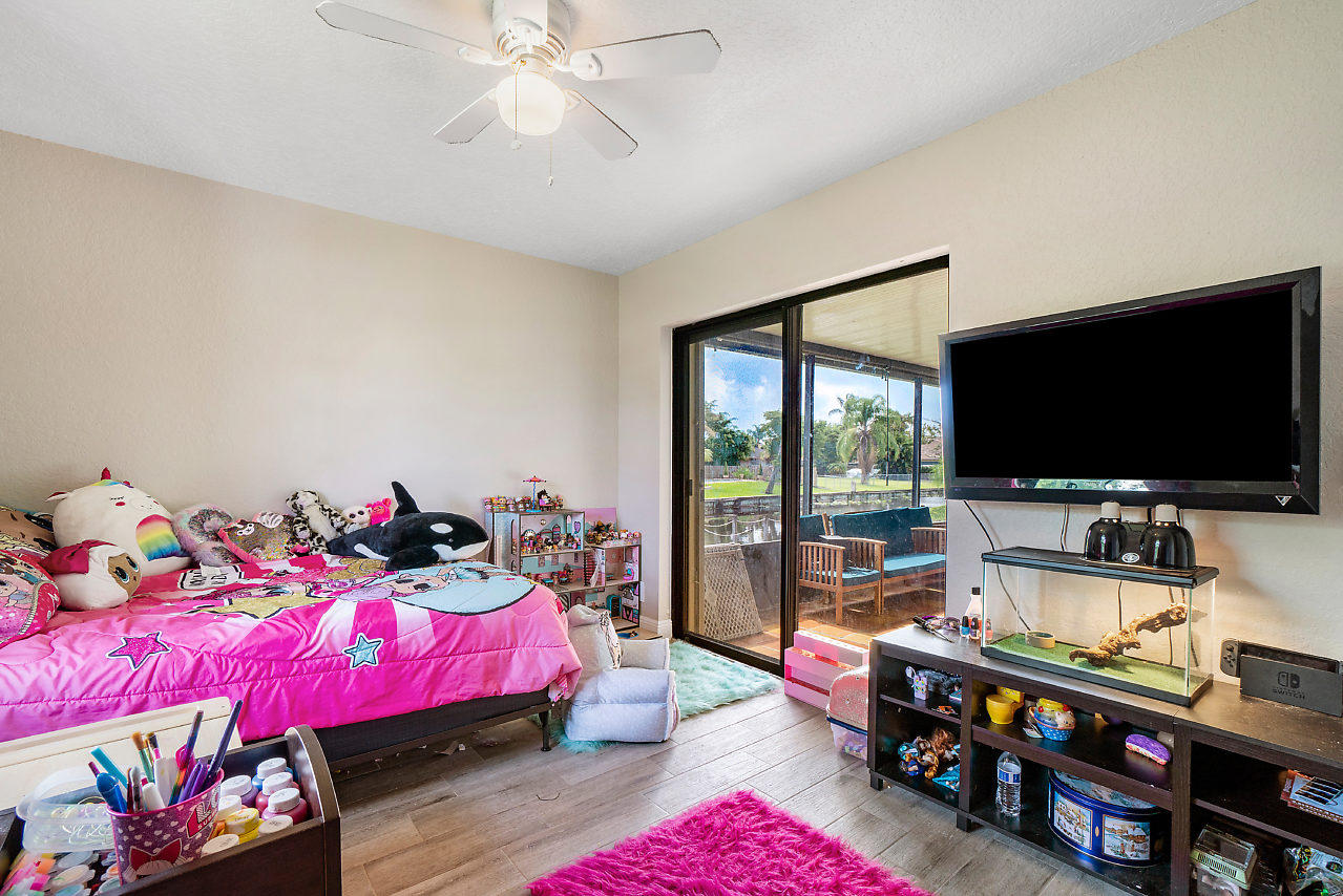 3266 Diamondhead Road Lake Worth, FL 33462 - Photo 19 of 27 2ND BEDROOM