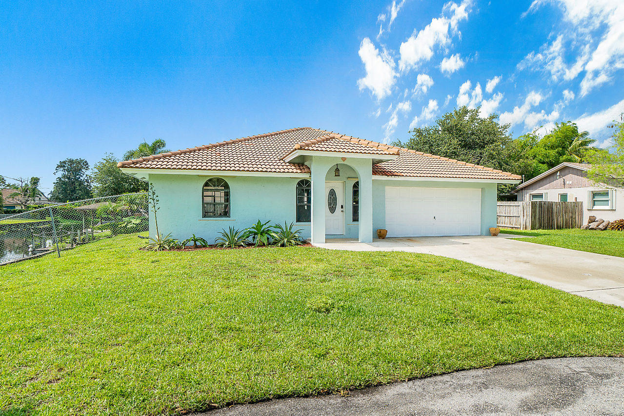 3266 Diamondhead Road Lake Worth, FL 33462 - Photo 2 of 27 FRONT