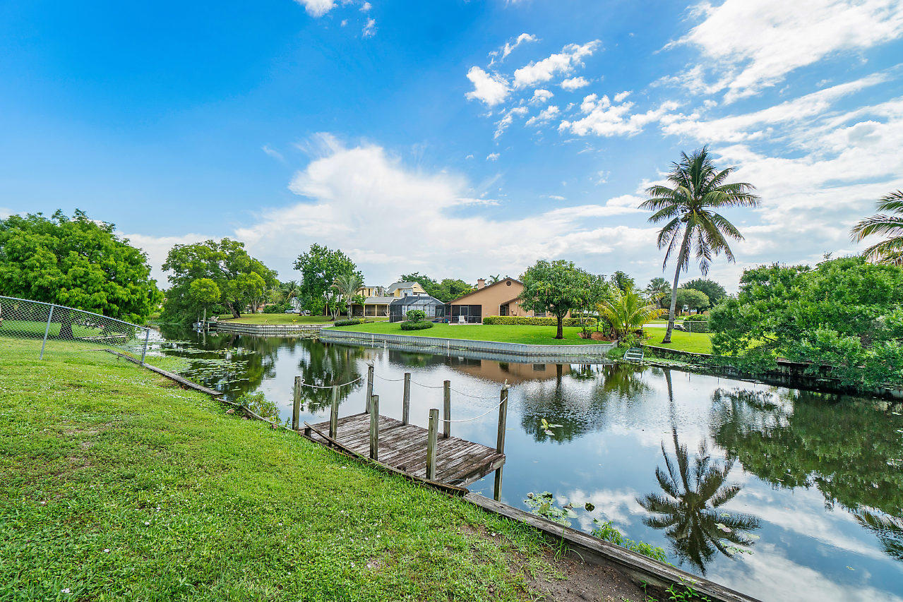 3266 Diamondhead Road Lake Worth, FL 33462 - Photo 26 of 27 BACKYARD/CANAL