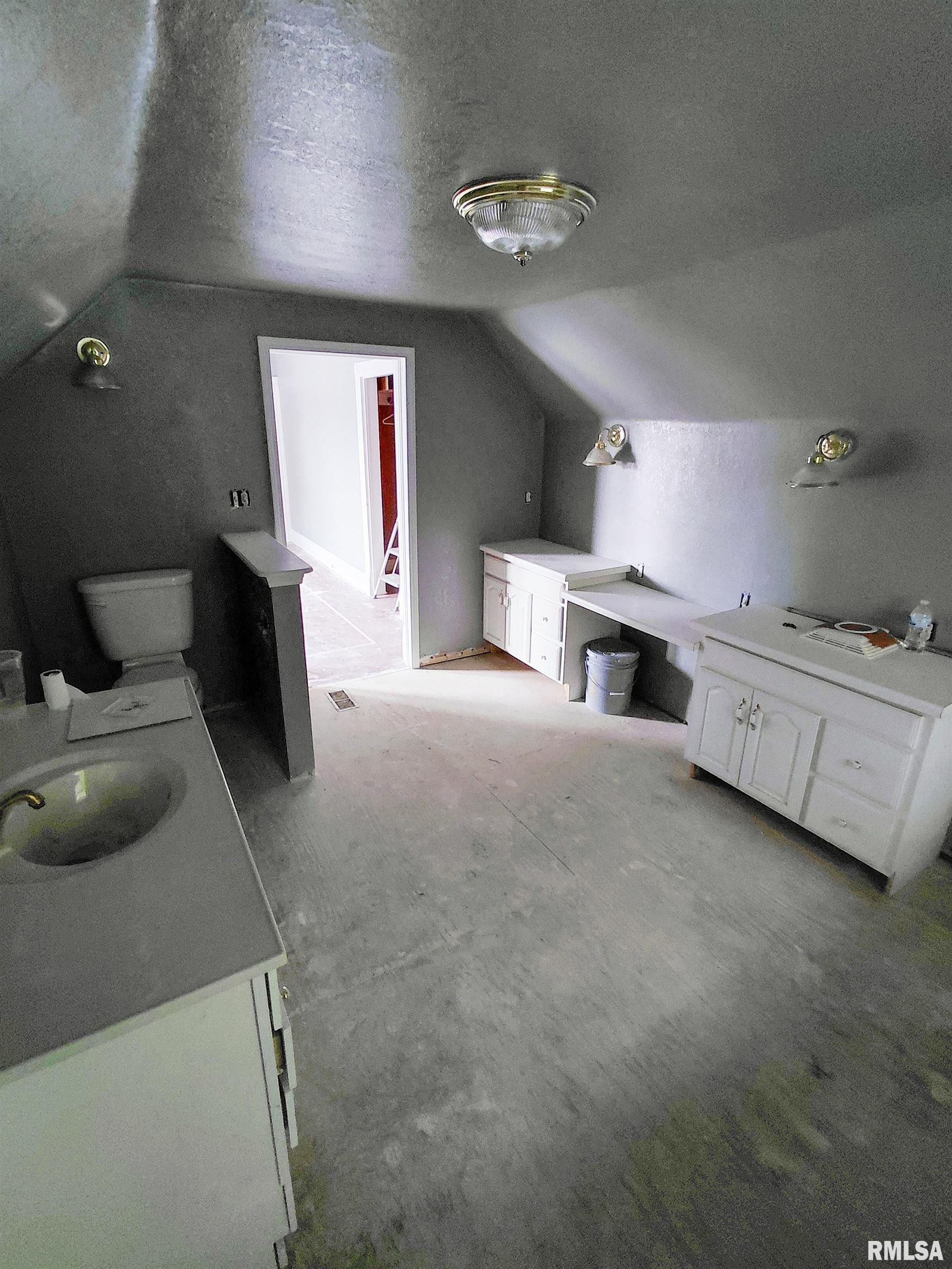 246 West Locust Street Canton, IL 61520 - Photo 16 of 30 Gallery Image 16