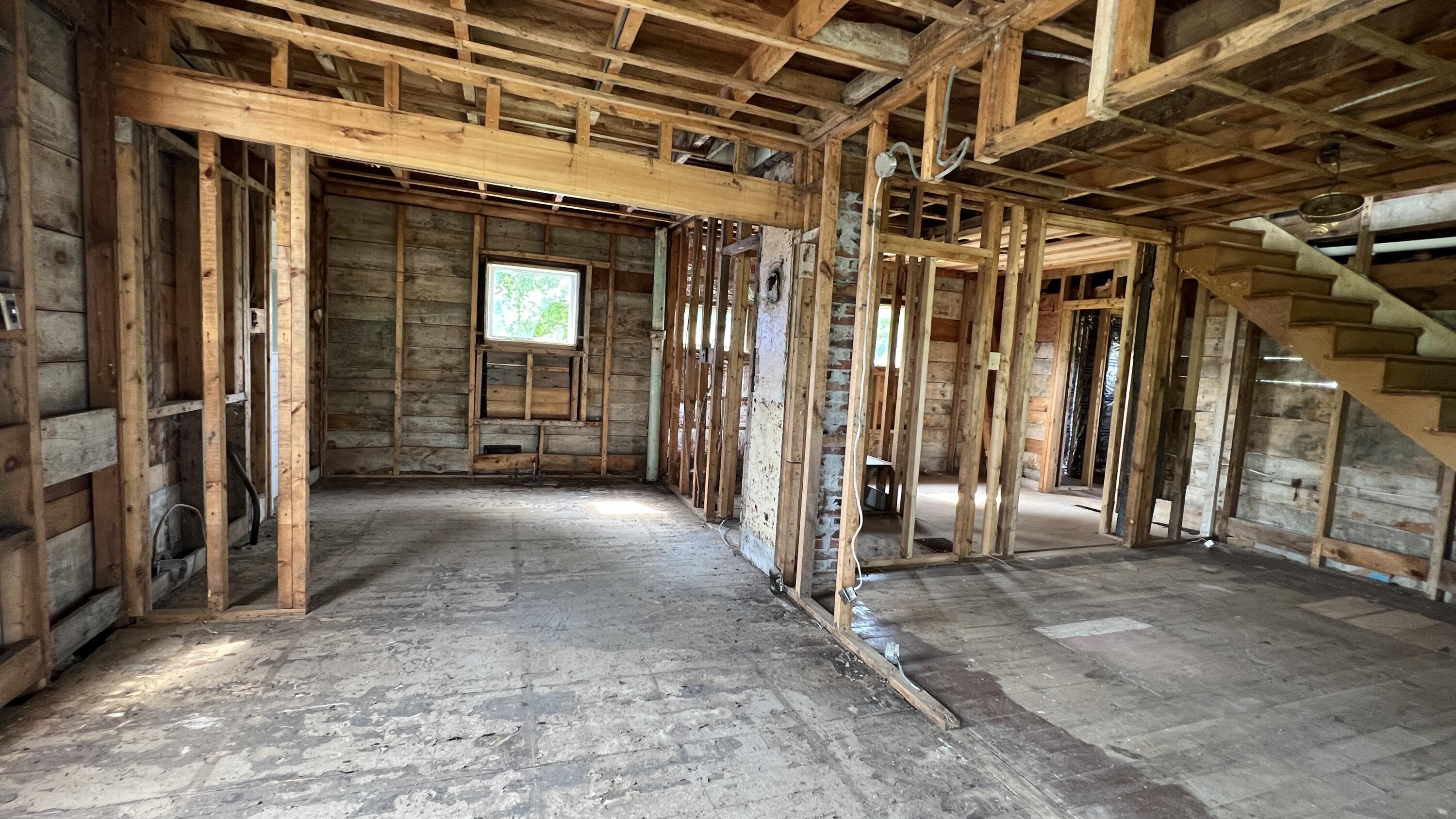 297 South Lubec Road Lubec, ME 04652 - Photo 7 of 12 E6FF5614-36CF-4AA3-BCC7-4379675E44C0