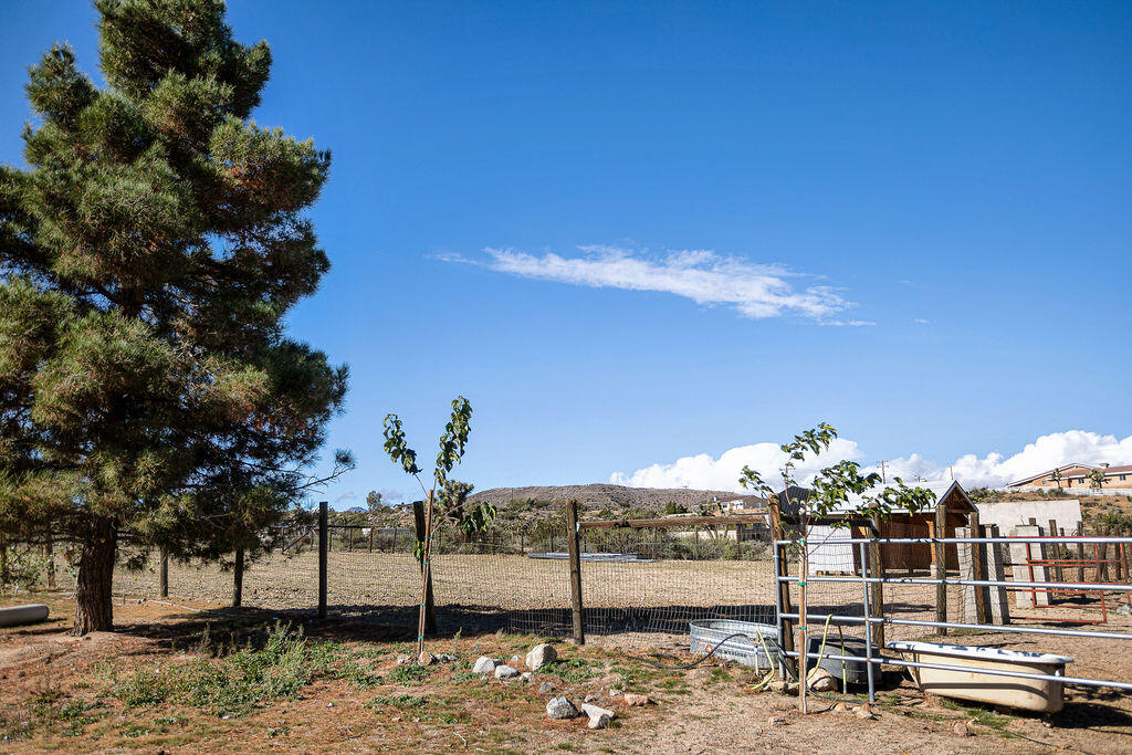 5134 Malin Way Yucca Valley, CA 92284 - Photo 5 of 27 a view of a terrace