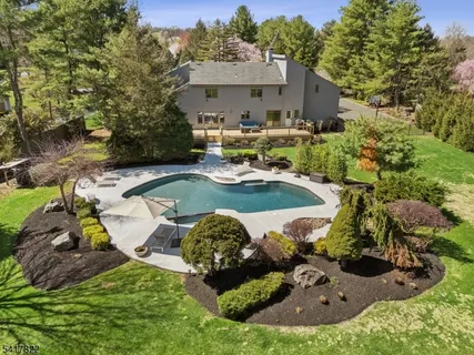 $1,695,000 | 5 Meadow Drive, Warren, NJ 07059