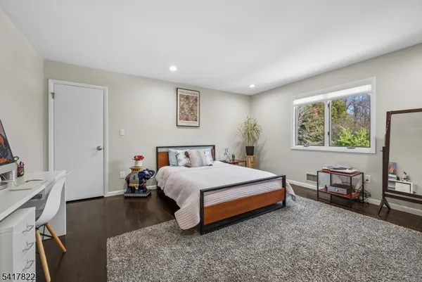 $1,695,000 | 5 Meadow Drive, Warren, NJ 07059