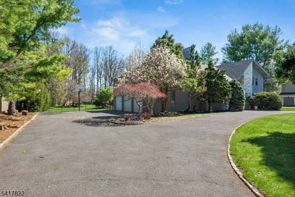 $1,695,000 | 5 Meadow Drive, Warren, NJ 07059