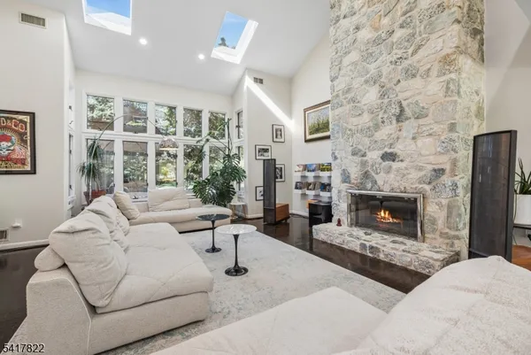 $1,695,000 | 5 Meadow Drive, Warren, NJ 07059