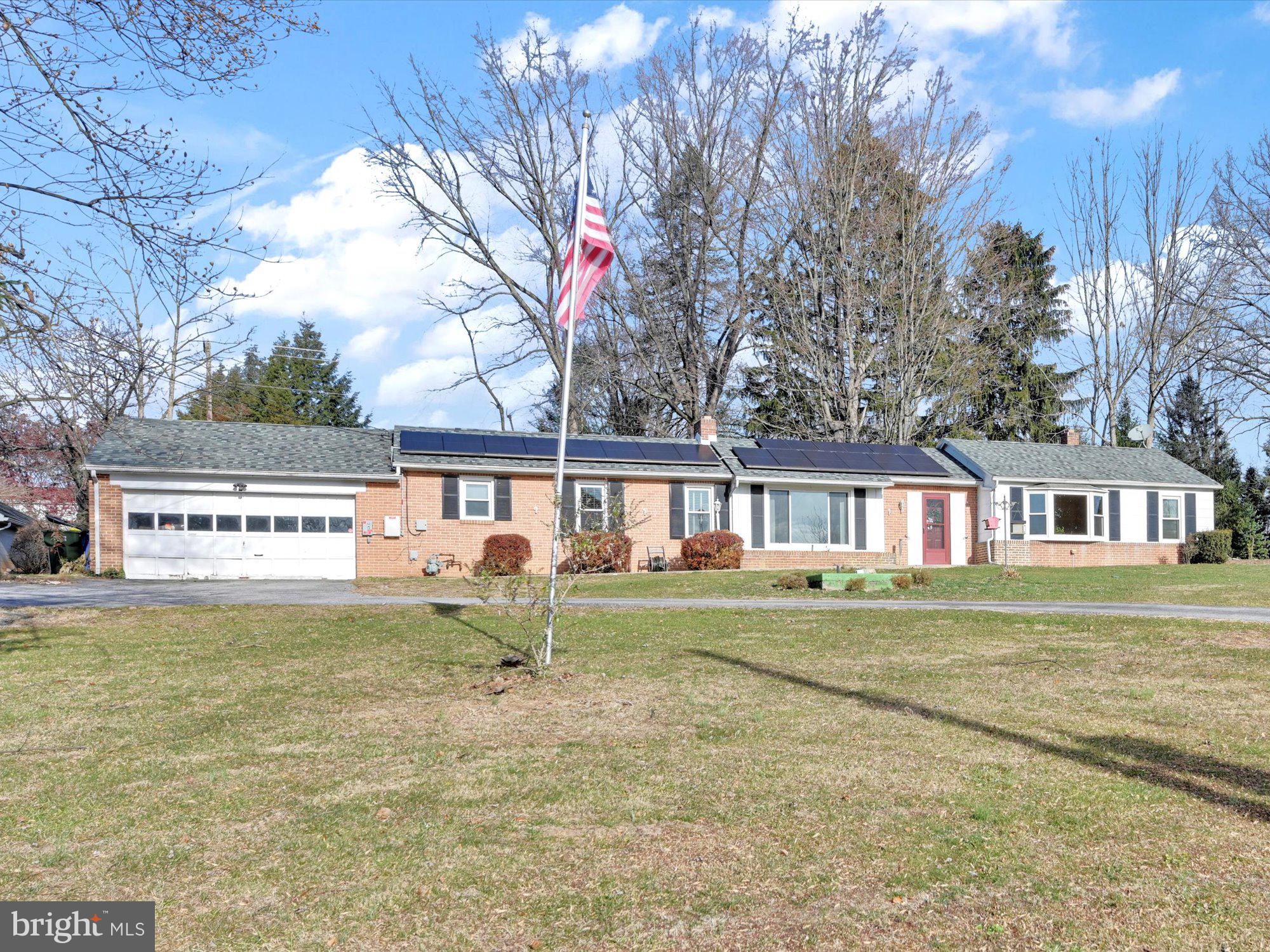 27 Maple Road York, PA 17403 - Photo 2 of 28 Gallery Image 2