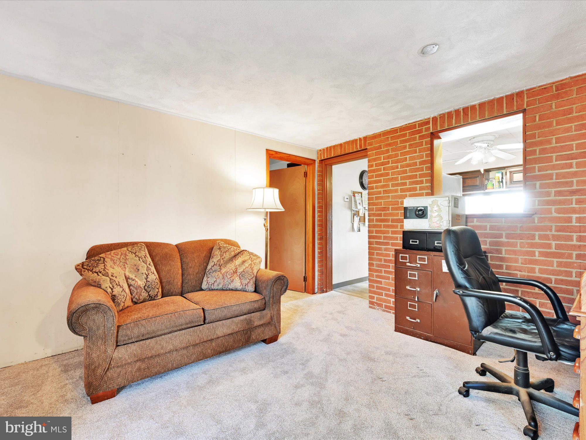 27 Maple Road York, PA 17403 - Photo 8 of 28 Gallery Image 8