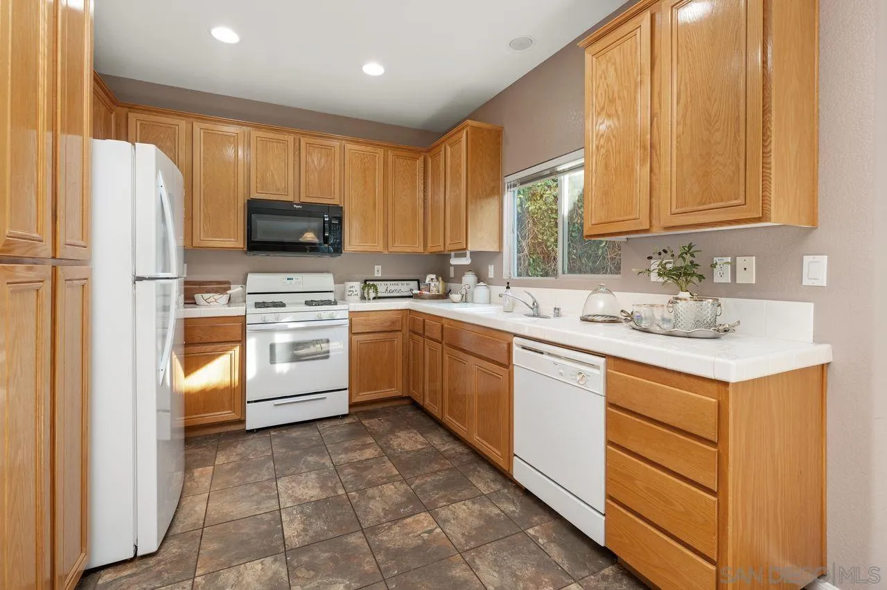 2975 River Shadow Court Alpine, CA 91901 - Photo 13 of 30