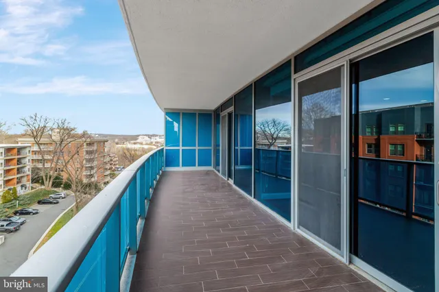 a view of a workspace with furniture