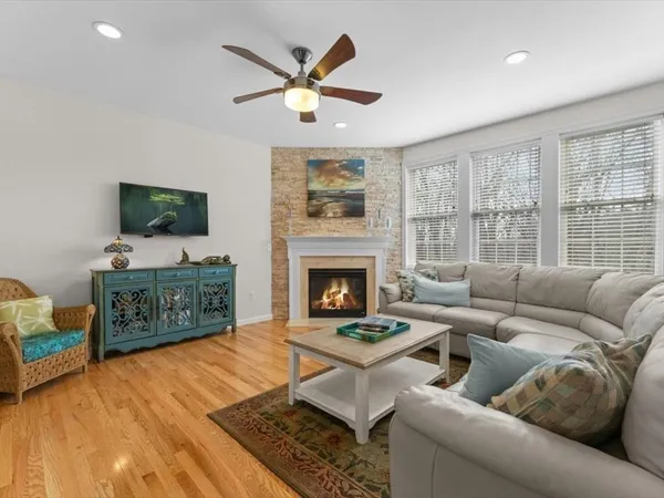 $575,000 | 100 Buttercup Lane, Unit 100, Grafton, MA 01560