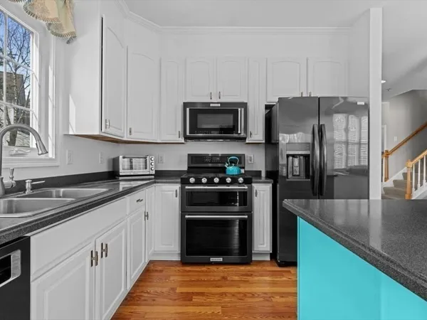 $575,000 | 100 Buttercup Lane, Unit 100, Grafton, MA 01560