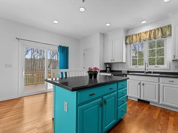 $575,000 | 100 Buttercup Lane, Unit 100, Grafton, MA 01560